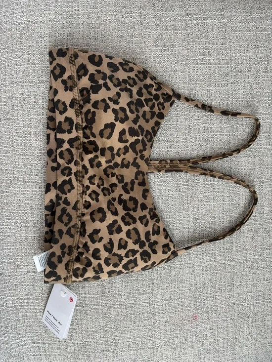 Lululemon Flow Y Nulu Leopard Bra - Picture 1 of 3